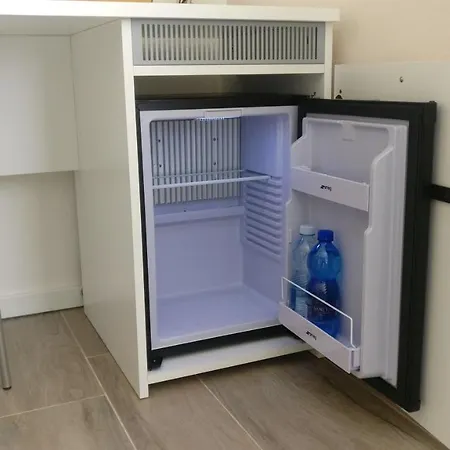 The White Building - Hotel