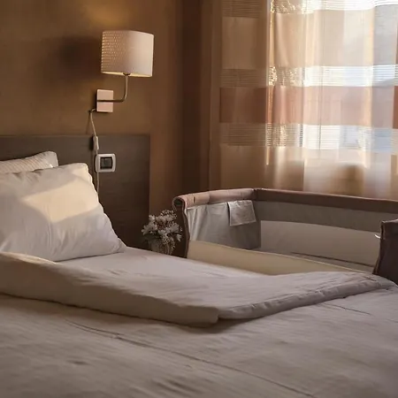 The White Building - Hotell