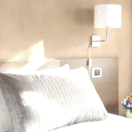 The White Building - Hotell