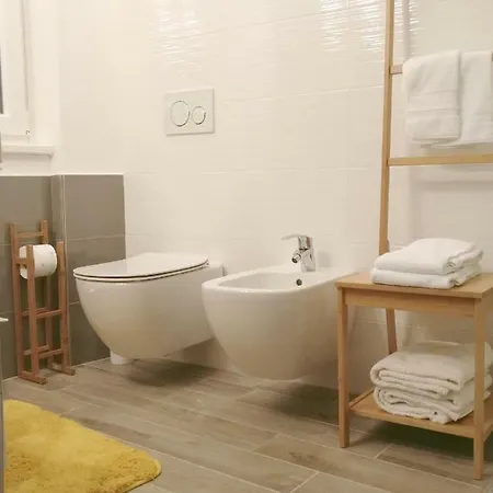 The White Building - 3* Costermano