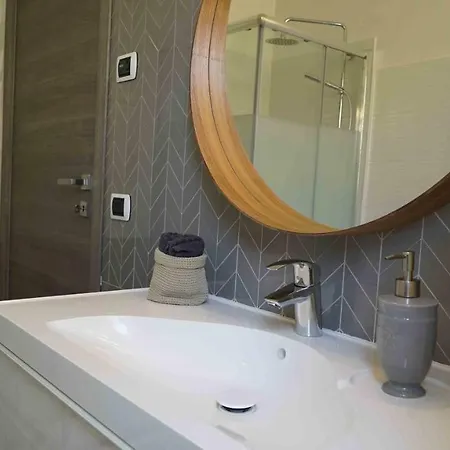 The White Building - Hotell