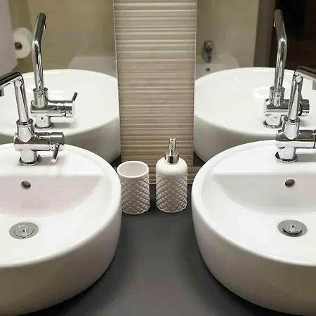 Hotell The White Building - Costermano