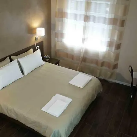 Hotell The White Building - Costermano